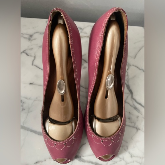Marc Jacobs Peep Toe Raspberry Pumps Size 11 - Picture 2 of 10
